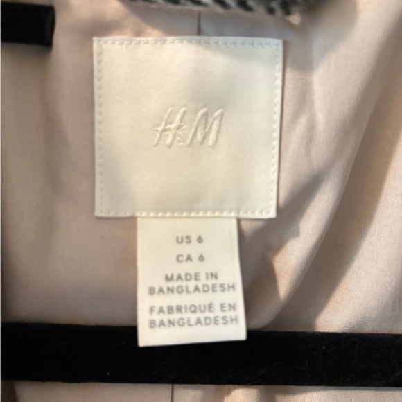 Black and Cream Plaid Blazer - Picture 5 of 10